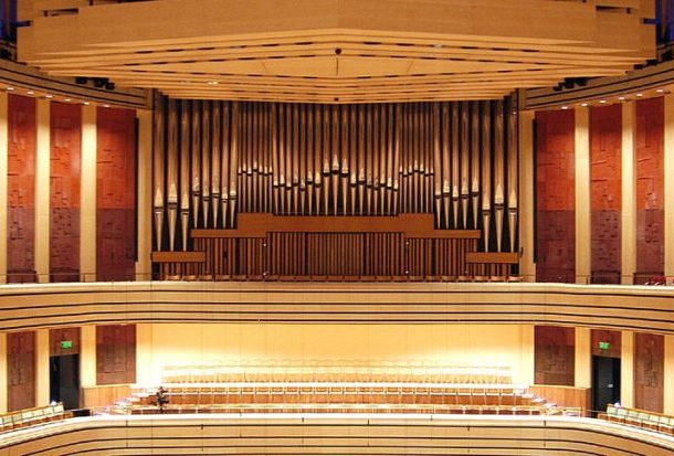 Duruflé – Bach – Szathmáry: hear the organ with 6,804 pipes!