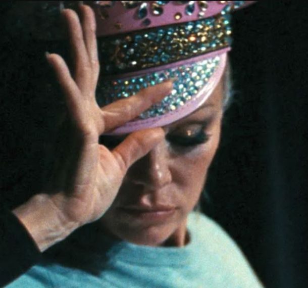 “The Last Showgirl” Review: When The Glitter Settles
